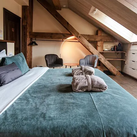 Merchant Signature - By Hello Sea Homes 4*