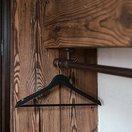 Merchant Signature - By Hello Sea Homes 克莱佩达