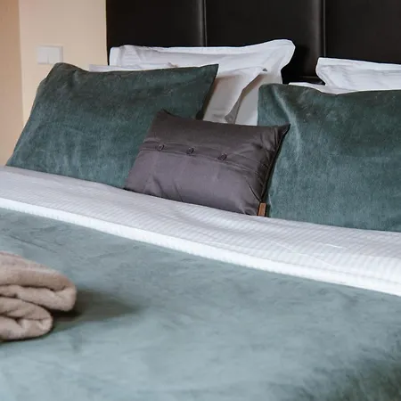 Aparthotel Merchant Signature - By Hello Sea Homes 4*